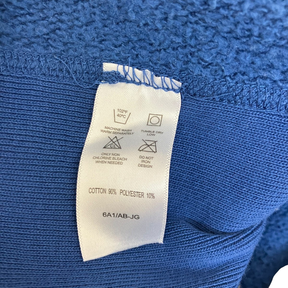 ×CHAMPIONスウェットパーカー