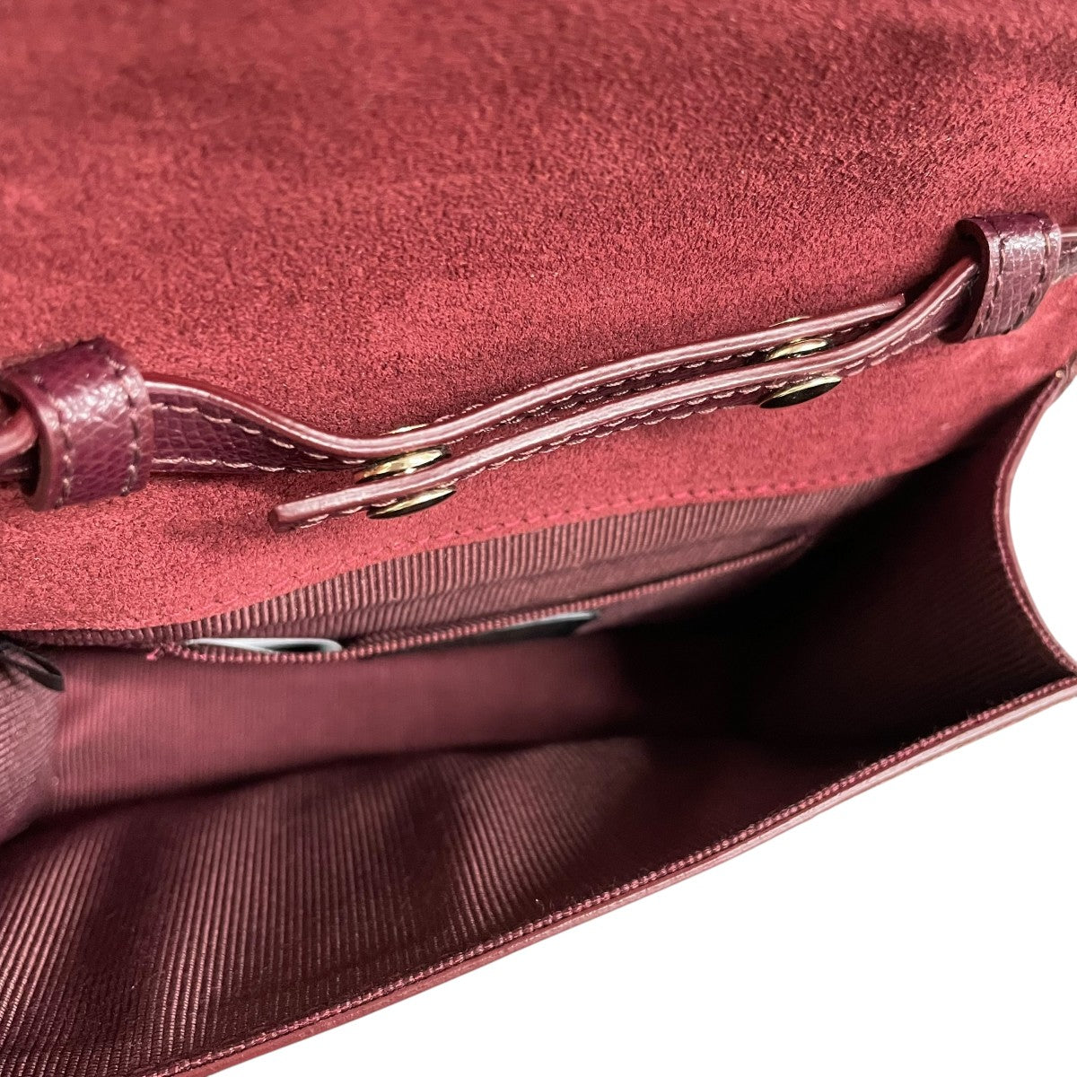 チェーンショルダーバッグ