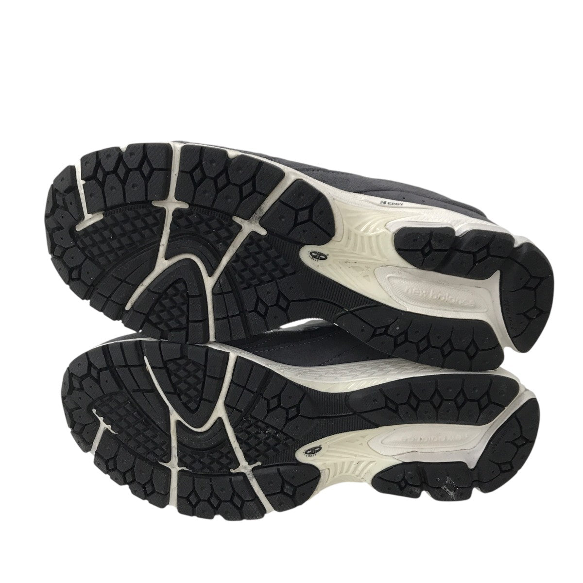 スニーカーM2002RFB