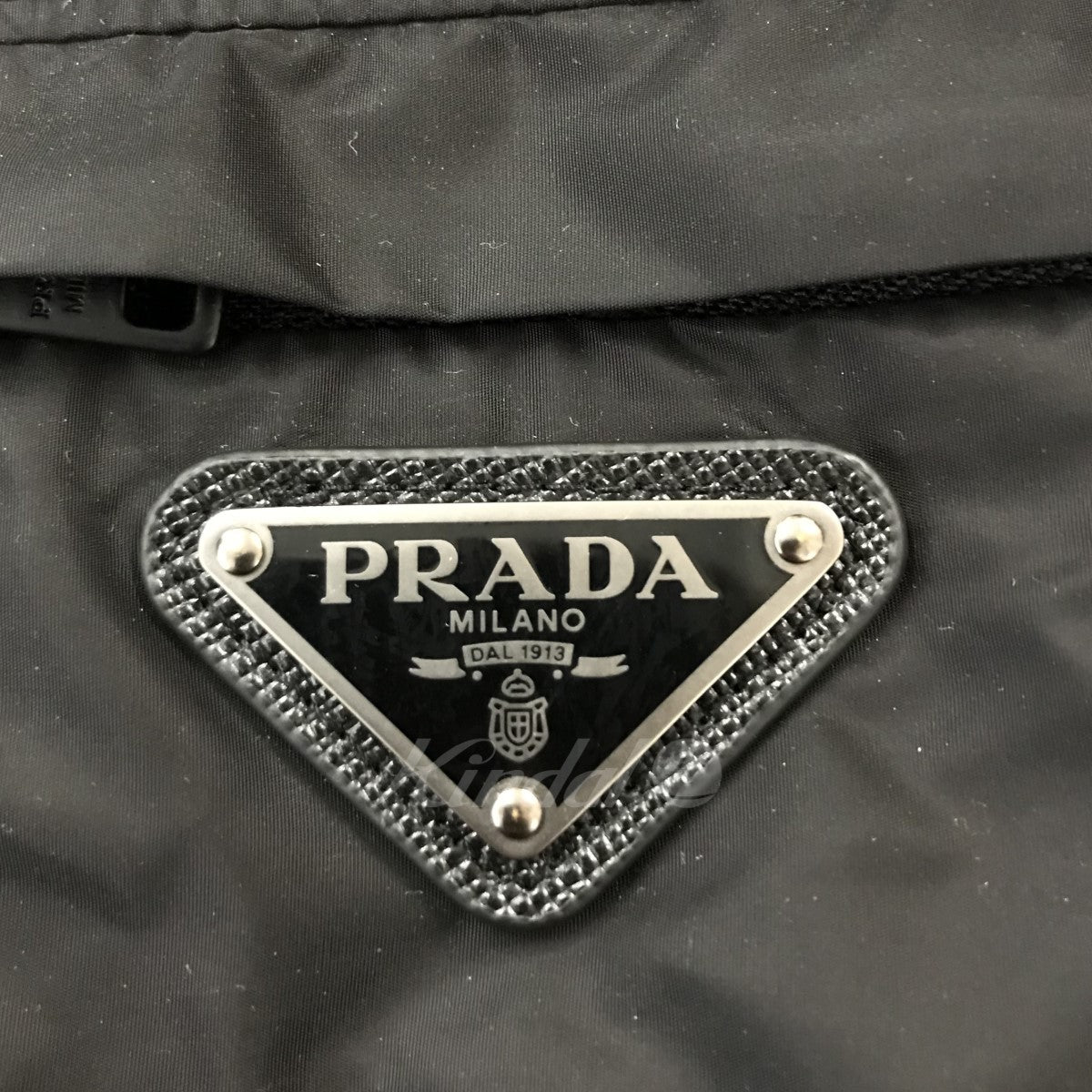 PRADA RE-NYLONロゴプレートパファージャケット の古着・中古アイテム