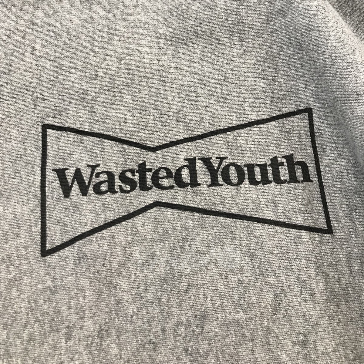 Wasted Youth(ウェイステッドユース) ロゴプルオーバーパーカー グレー サイズ XL