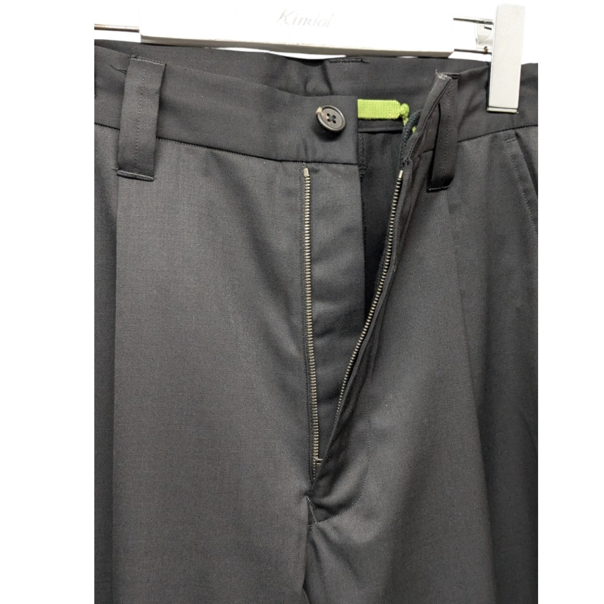 トーナイのPLEAT TROUSERS プリーツトラウザーズ TOH23SS-05です。 TOHNAI 古着・中古 ボトムス アイテム