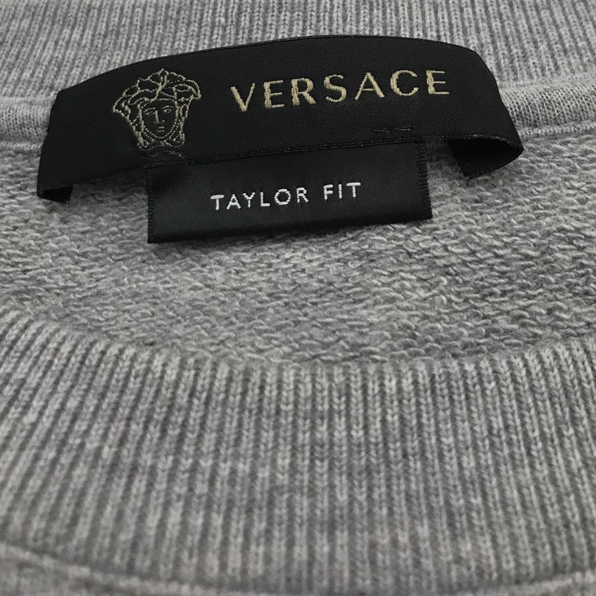 VERSACE(ヴェルサーチ) 刺繍スウェットトレーナーA85327 A85327 グレー