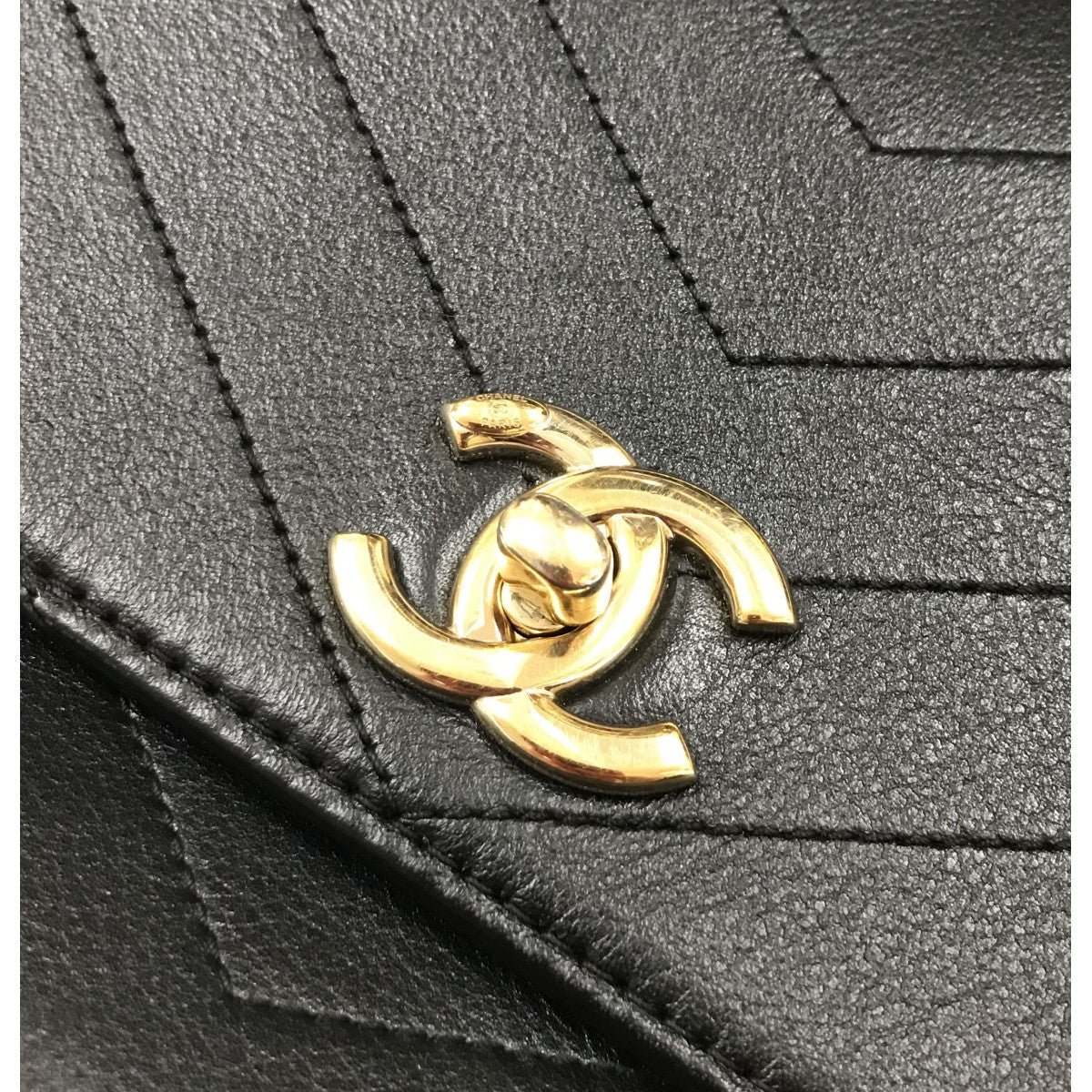 CHANEL Vステッチトップハンドルバッグ の古着・中古アイテム
