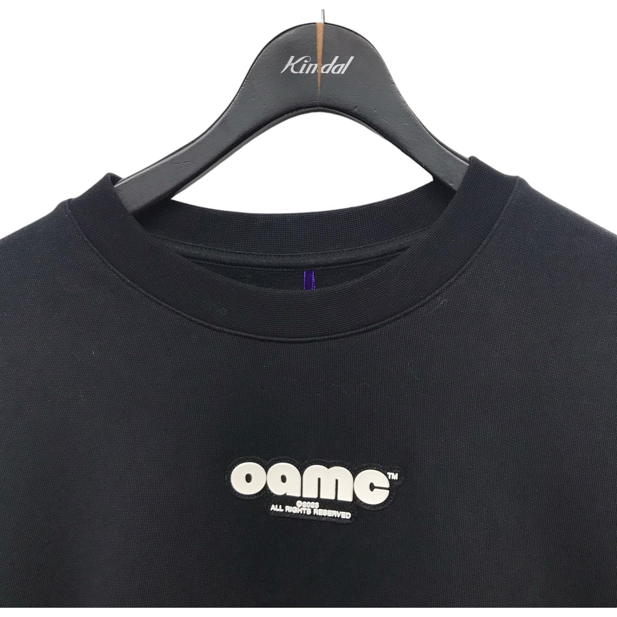 OAMC(オーエーエムシー) 「Nome Crewneck」ロゴクルーネックスウェット 23A28OAJ03 ブラック サイズ M｜【公式】カインドオルオンライン  ブランド古着・中古通販【kindal】