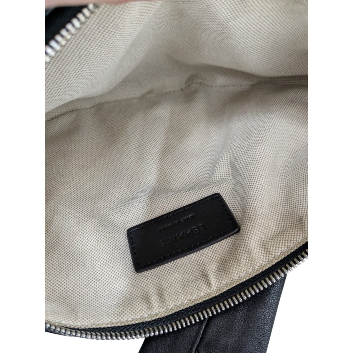 ルメールの「SMALL CROISSANT BAG」スモールクロワッサンショルダーバッグです。 LEMAIRE バッグ 古着・中古アイテム