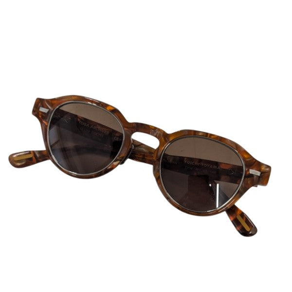 TOGA ARCHIVES×YUICHI TOYAMA 「U-129」サングラス ブラウン｜【公式