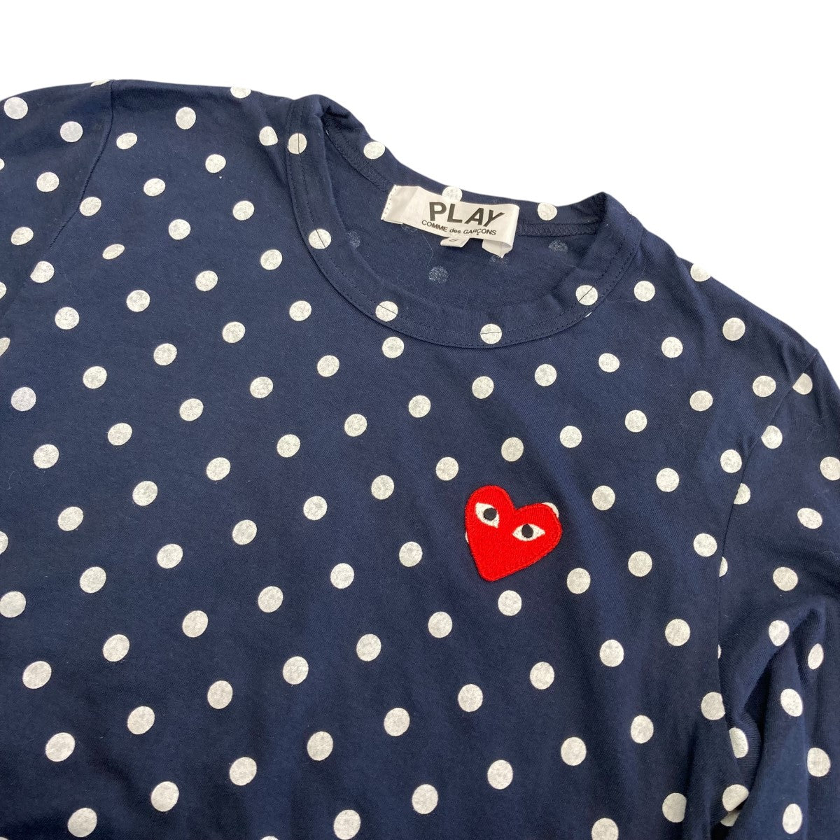 PLAY COMME des GARCONS 古着・中古 プレイコムデギャルソンのロゴワンポイントドットカットソー AZ-T165です。 3