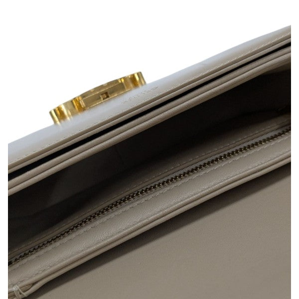 ☆大人気☆【CELINE】カーキ 軽量ナイロン トリオンフ ベスト ☆大人気☆【CELINE】カーキ 軽量ナイロン トリオンフ ベスト