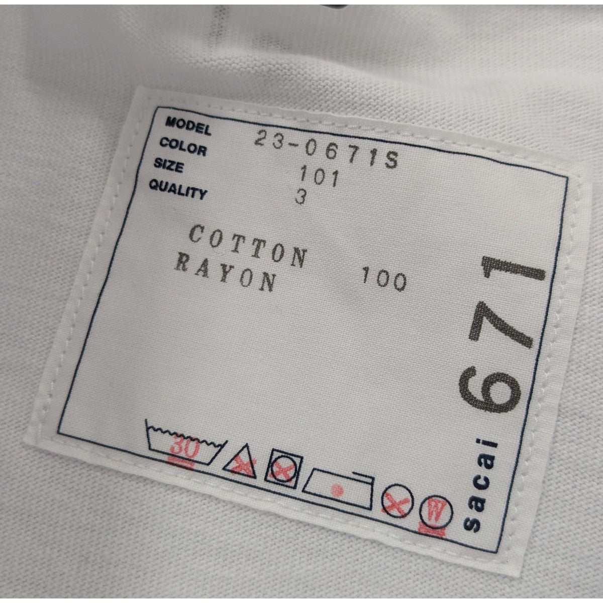 sacai サカイ23SS 青山店限定 刺繍 ロゴ Tシャツホワイト サイズ1 美品 sacai サカイ 23SS 青山店限定 刺繍 ロゴ Tシャツ 2 M 白