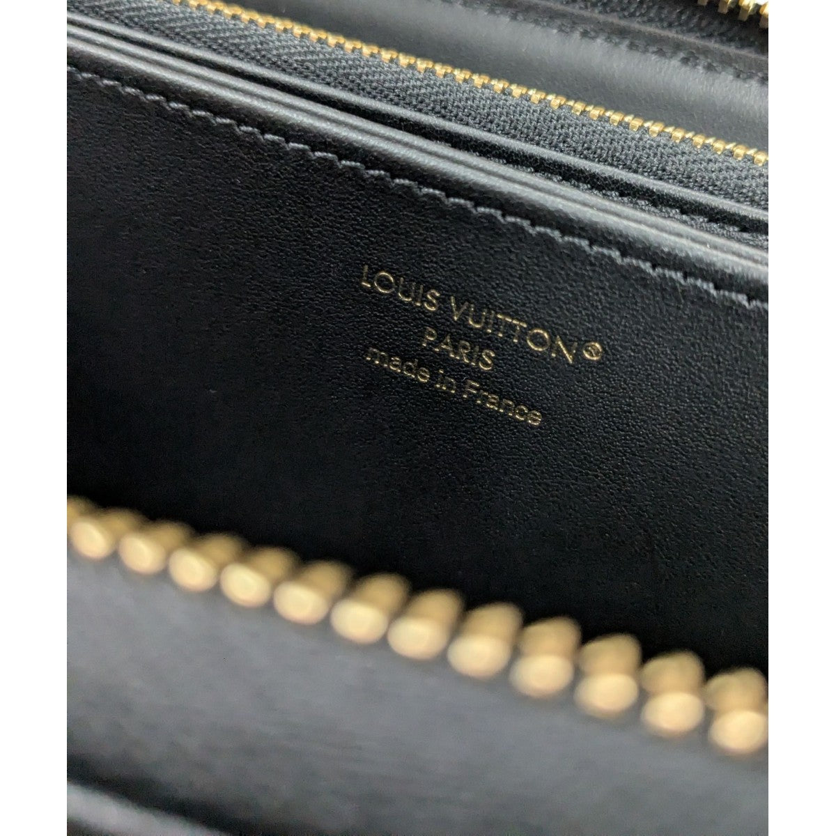 LOUIS VUITTON(ルイヴィトン) ジッピー・ウォレット エンボス