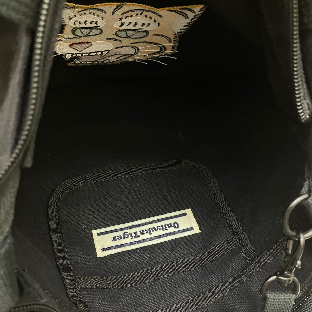 Onitsuka Tiger(オニツカタイガー) MEDIUM CANVAS BAGトラ柄