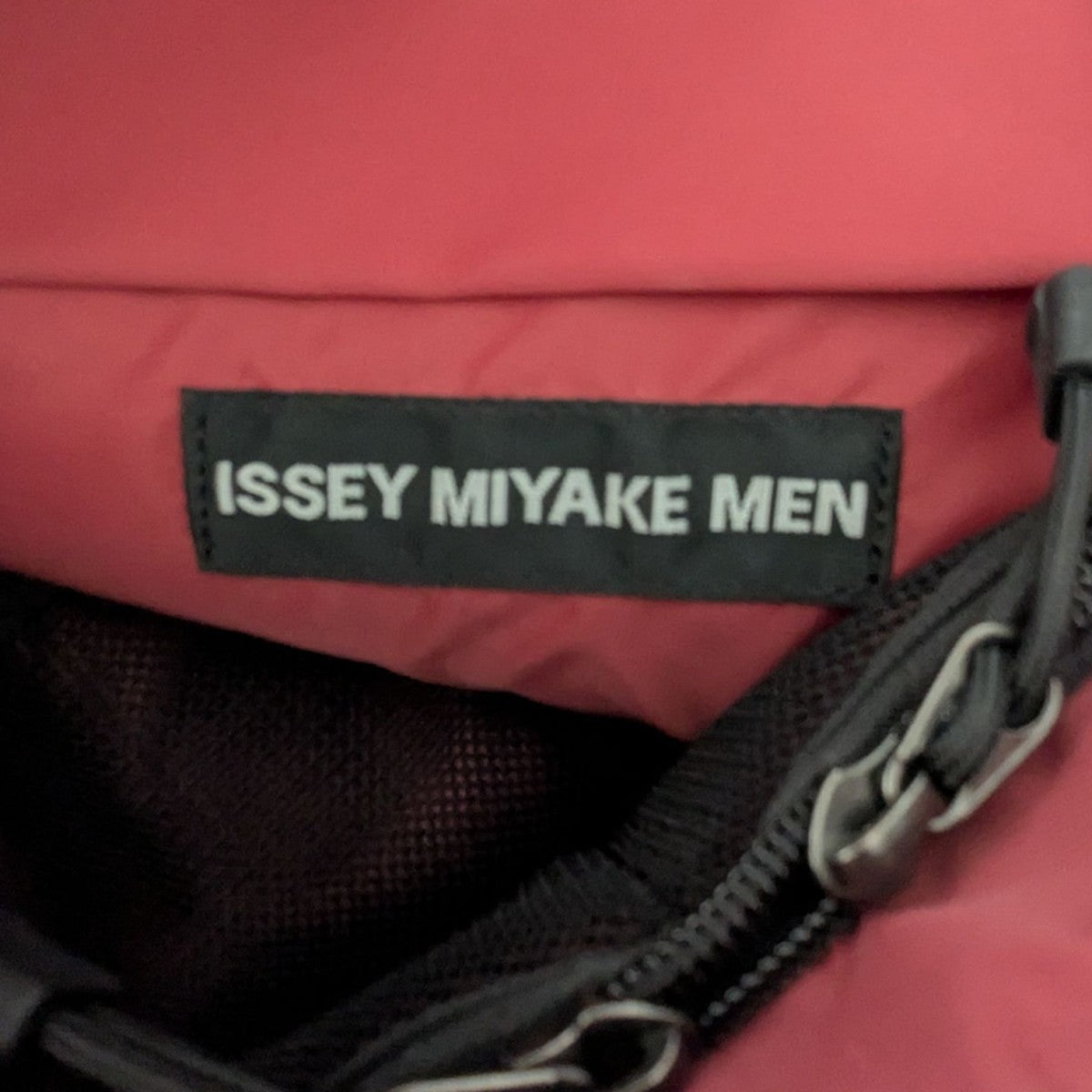ISSEY MIYAKE MEN(イッセイミヤケ) メッセンジャーバッグ