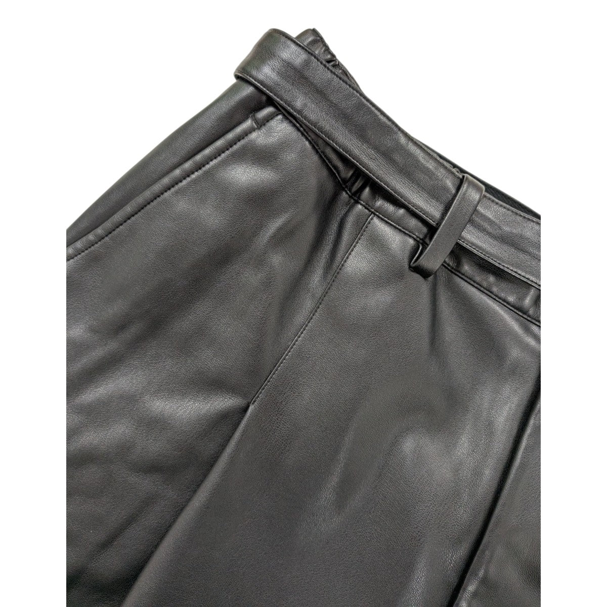 sacai 「Faux Leather Shorts」フェイクレザーショーツ 古着・中古-3枚目のアイテム画像