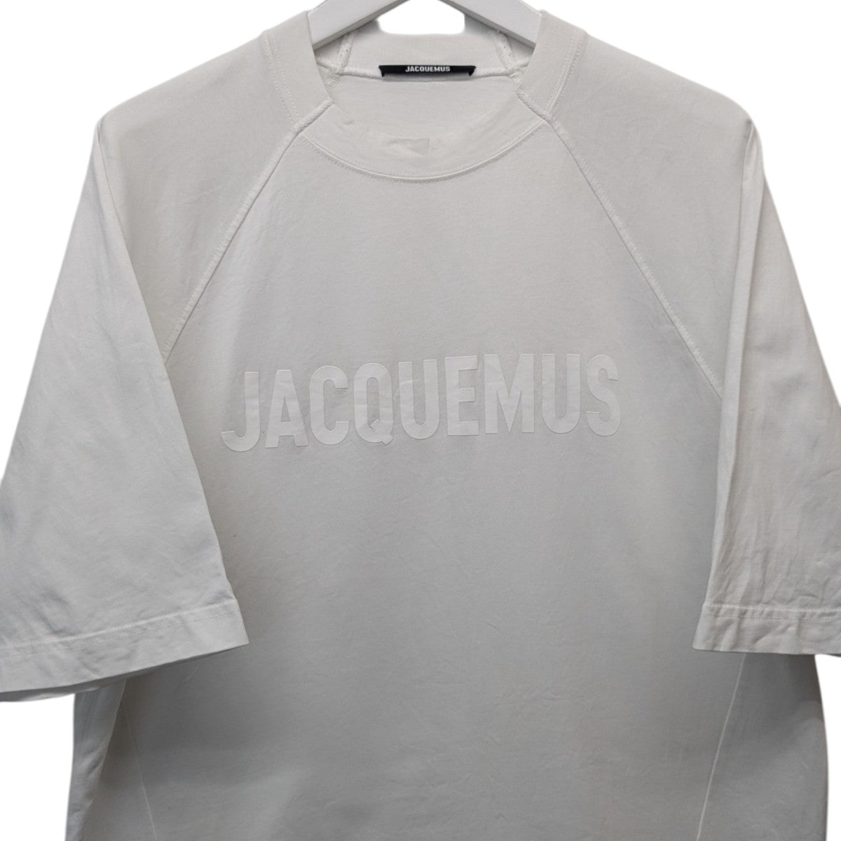 jacquemus トップス　タグあり JACQUEMUS(ジャックムス) ロゴプリントTシャツ96-11-51-11006 96