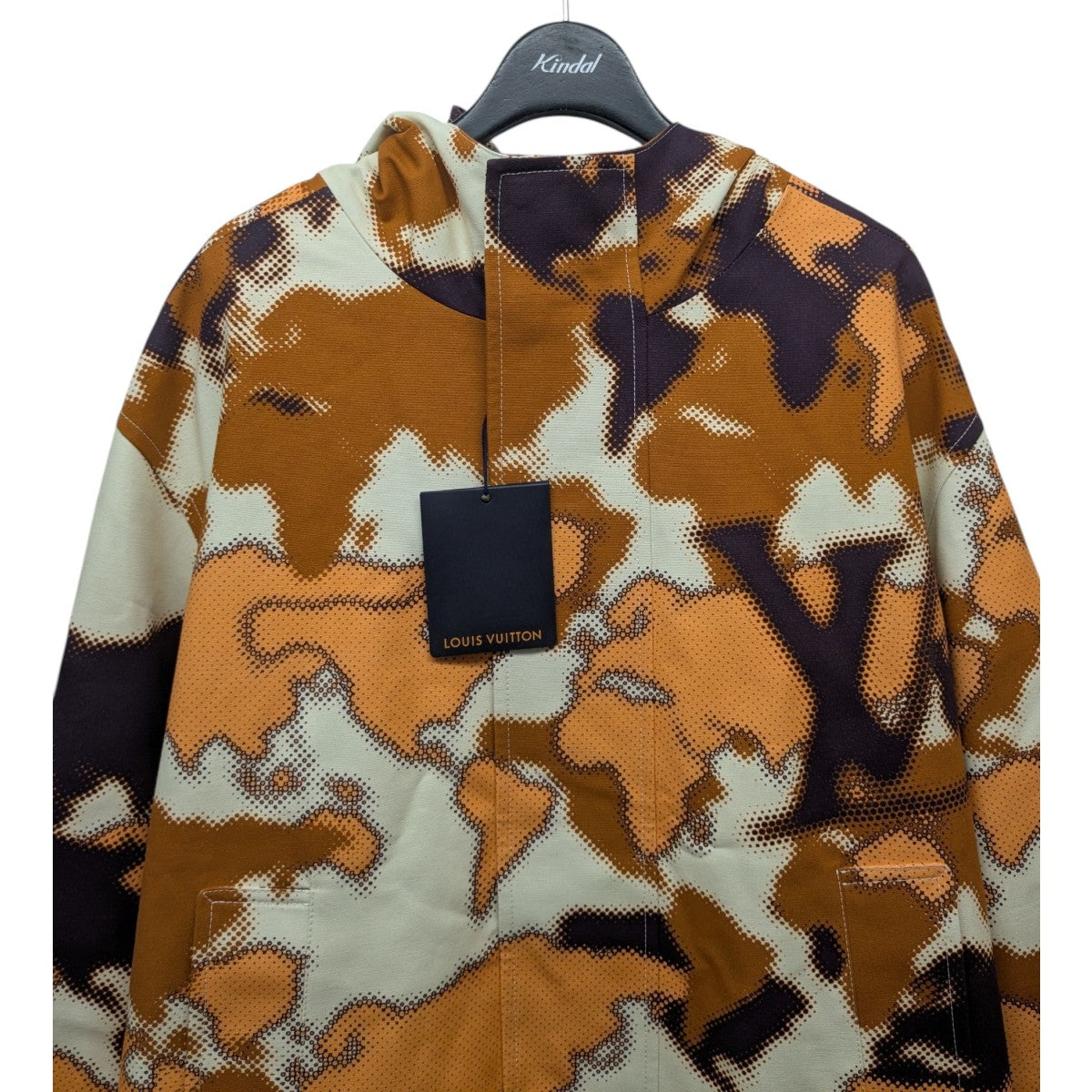 【未使用級】LOUIS VUITTON マウンテンパーカー ブラック/ホワイト 未使用級】LOUIS VUITTON マウンテンパーカー ブラック/ホワイト