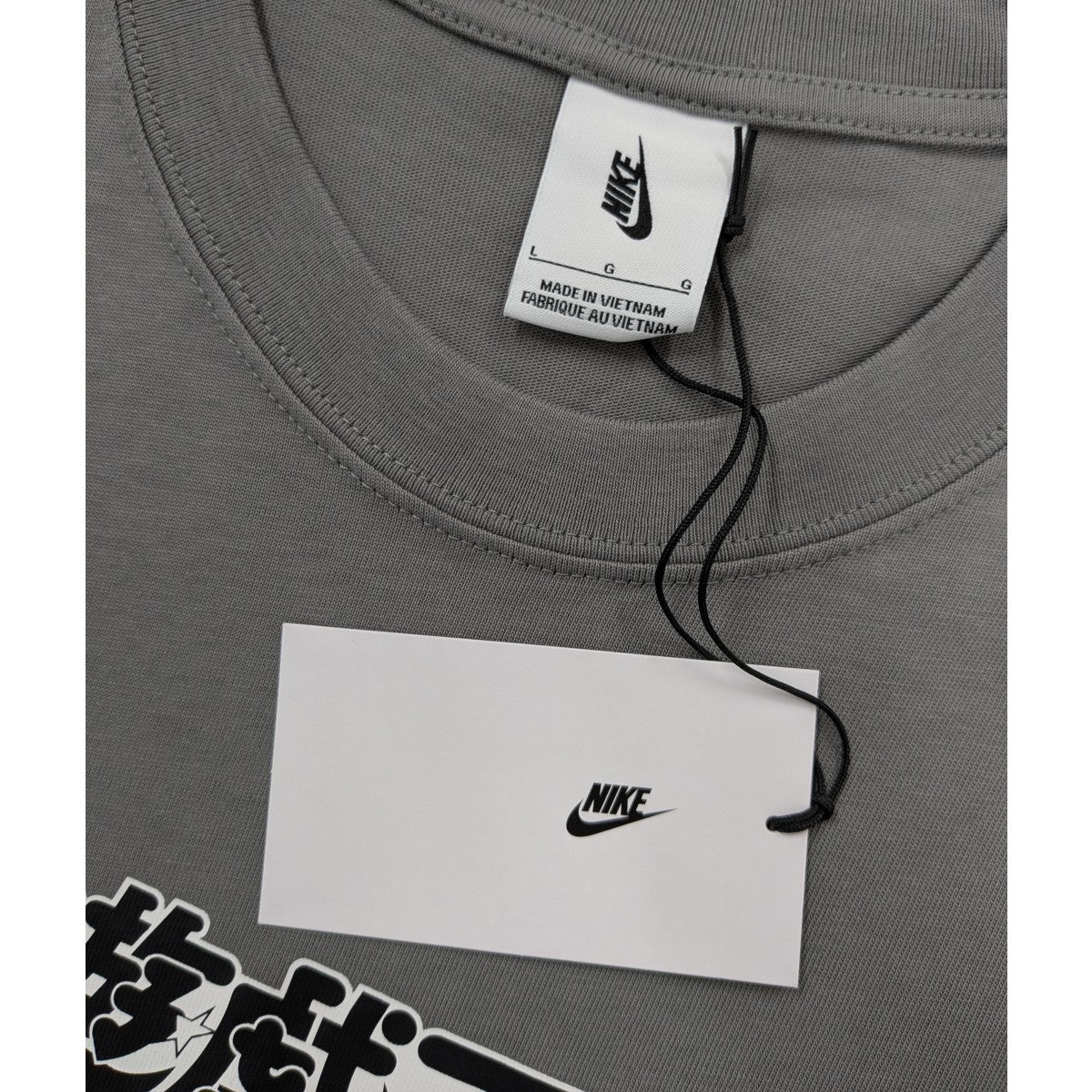 Nike✖️遊戯王 メンズソロスウッシュTシャツ　グレー(日本限定カラー) Nike 遊戯王 メンズソロスウッシュTシャツ グレー(日本限定