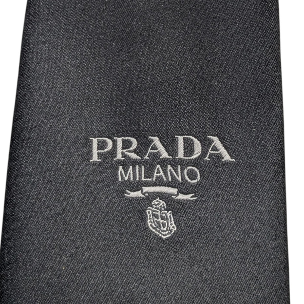 PRADA ブラック ネクタイ 箱付き 追跡付き発送【PRADA】大人気♪ロゴ入りRe-Nylonネクタイ (PRADA