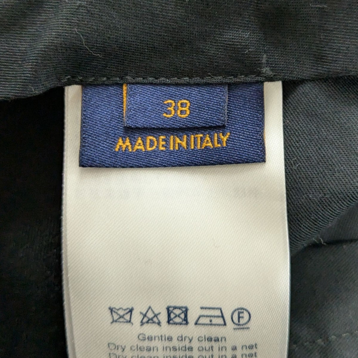 LOUIS VITTON ヴィトン テーパードパンツ ワッペン ホワイト 38 LOUIS VUITTON ルイヴィトン パンツ メンズ38 ホワイト コットン RM221