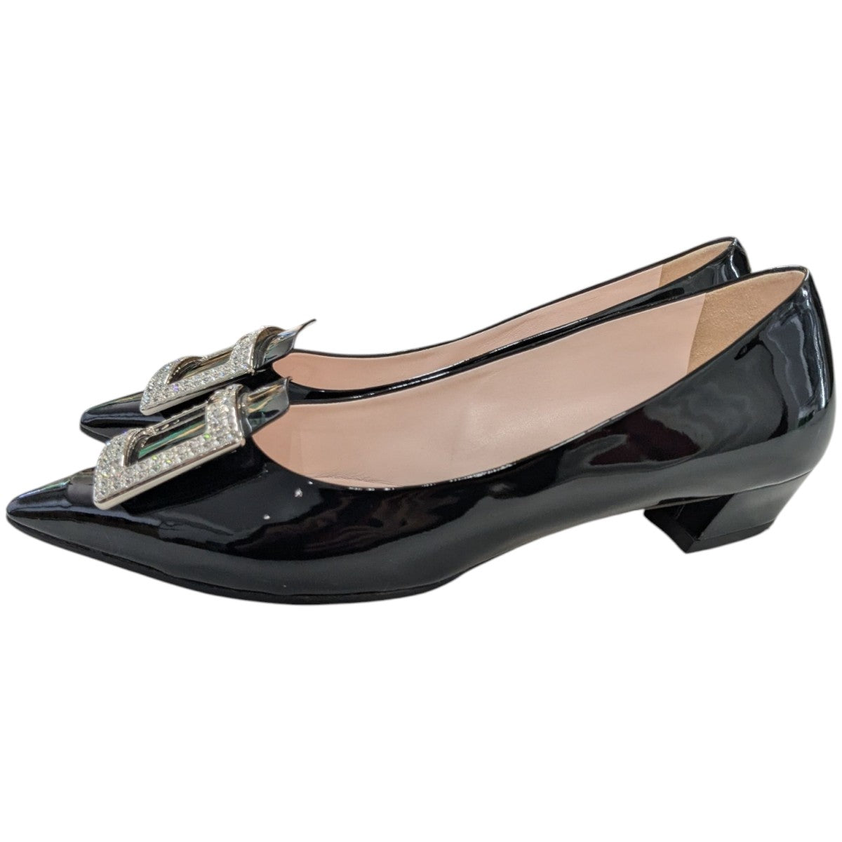 フラットパンプス