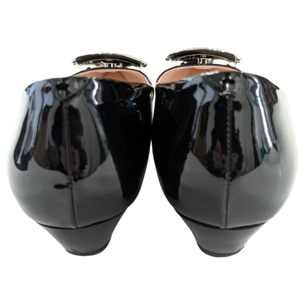 フラットパンプス