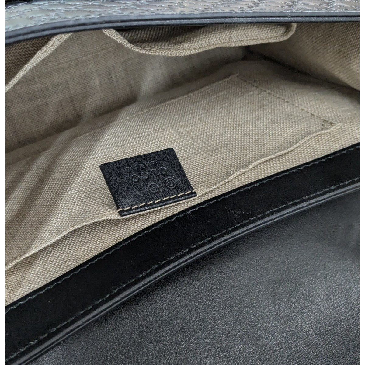 エミリー マイクログッチッシマレザー チェーンショルダーバッグ