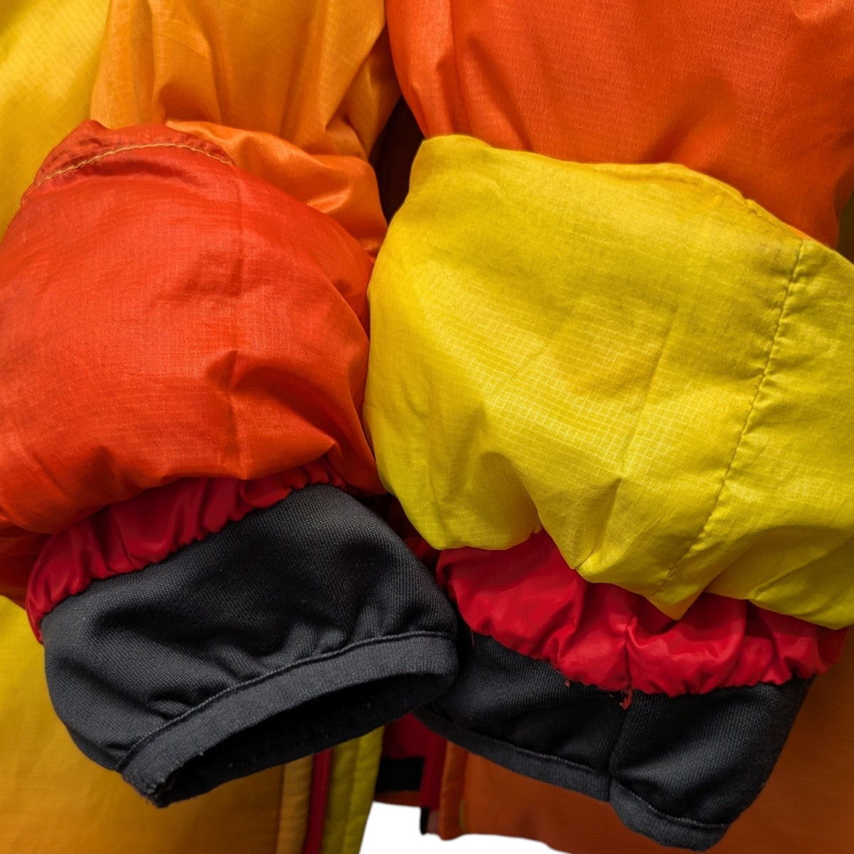 OUTER LAYER COUCHE EXTERNEガイドダウンジャケット209730-644