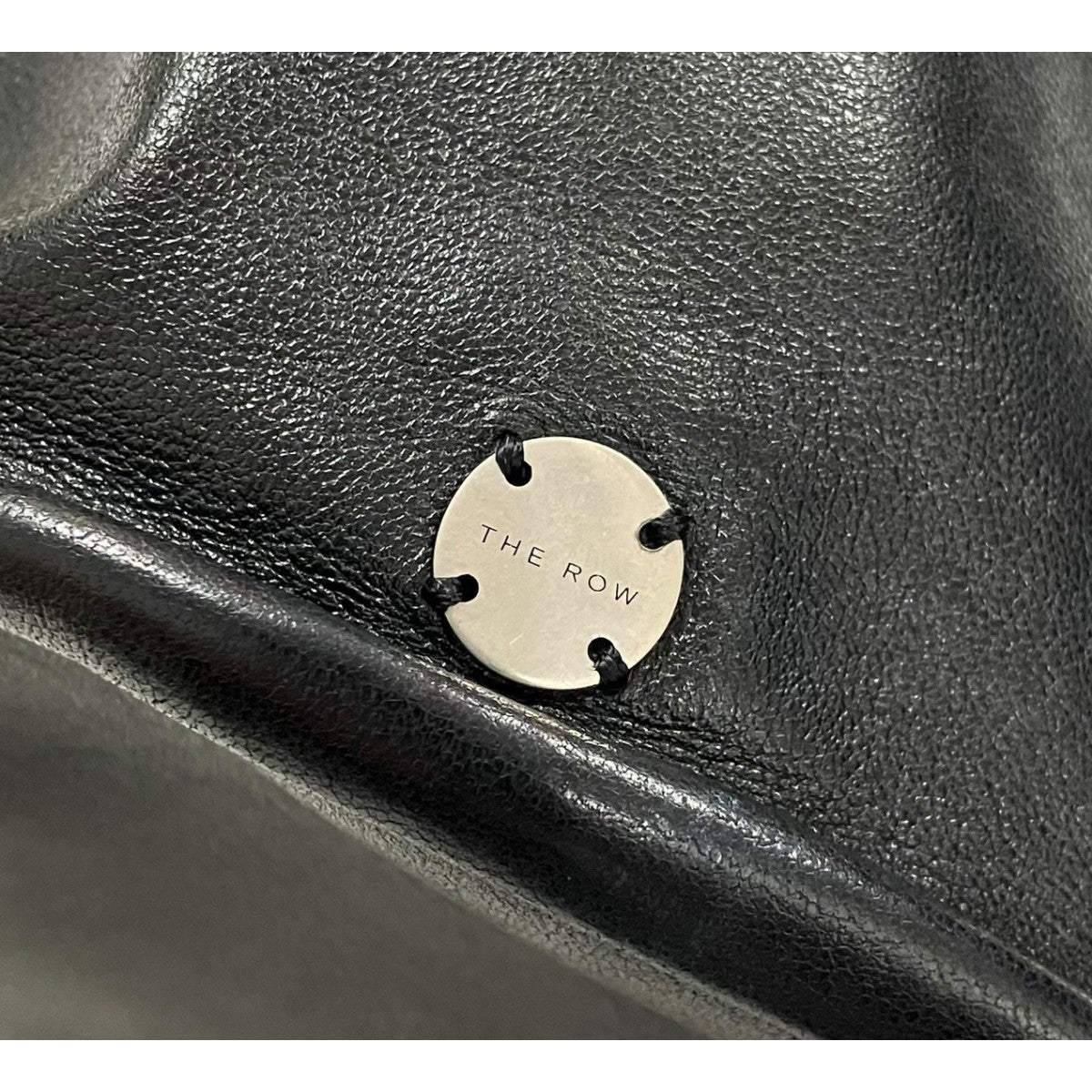 THE ROW(ザロウ) 「SPORTY POUCH」ナッパレザー巾着ポーチ ブラック