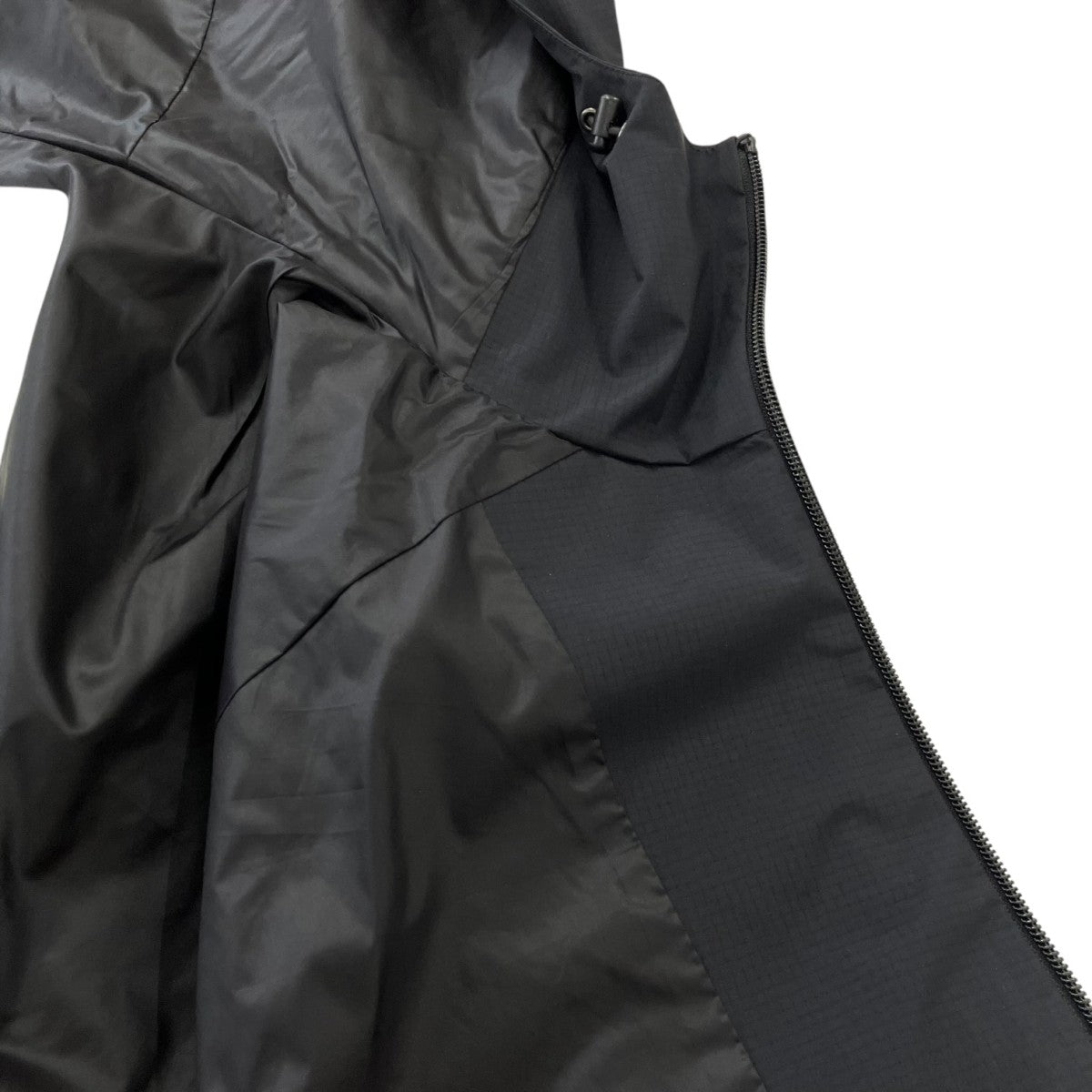「AOI Shell Jacket」シェルジャケット