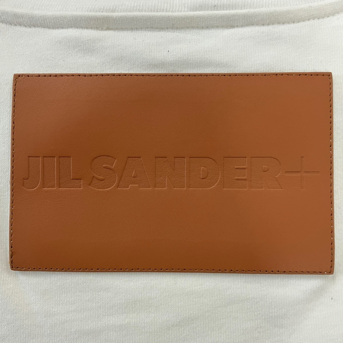26SSバックレザーパッチロゴTシャツJ40GC0142 J20103