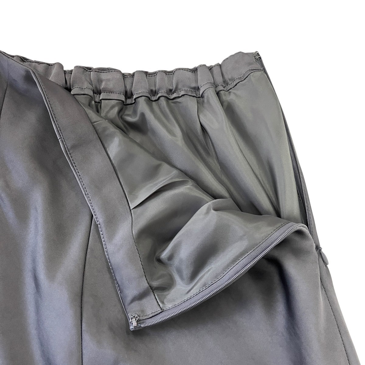 LAYERED SATIN MERMAID SKIRTレイヤードサテンマーメイドスカート125644006