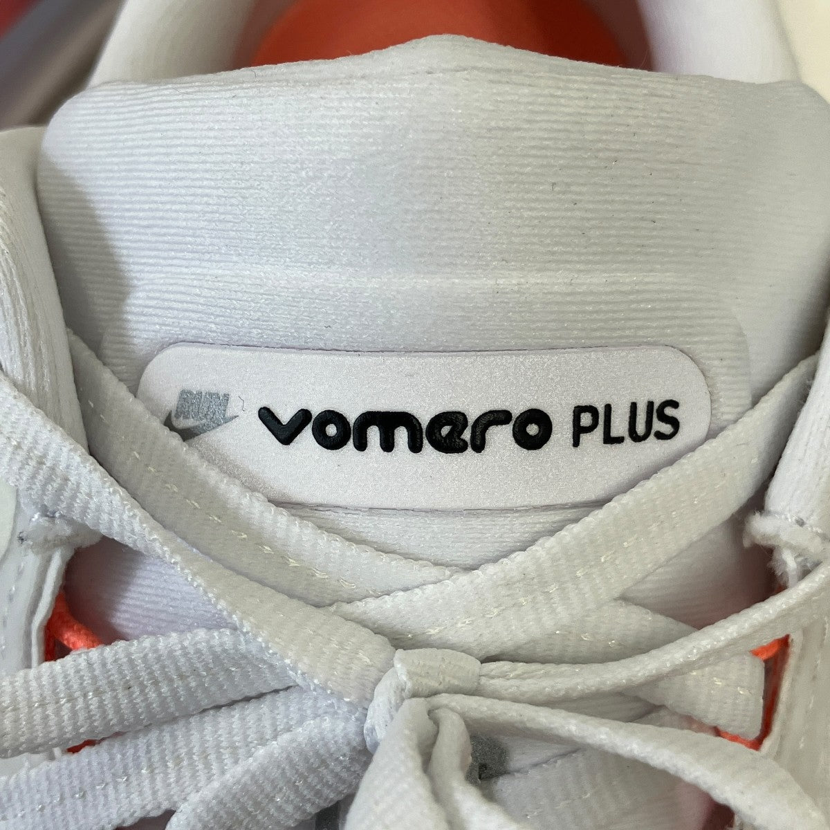 VOMERO PLUS WHITEズーム ボメロ プラスローカットスニーカーHV8150 108