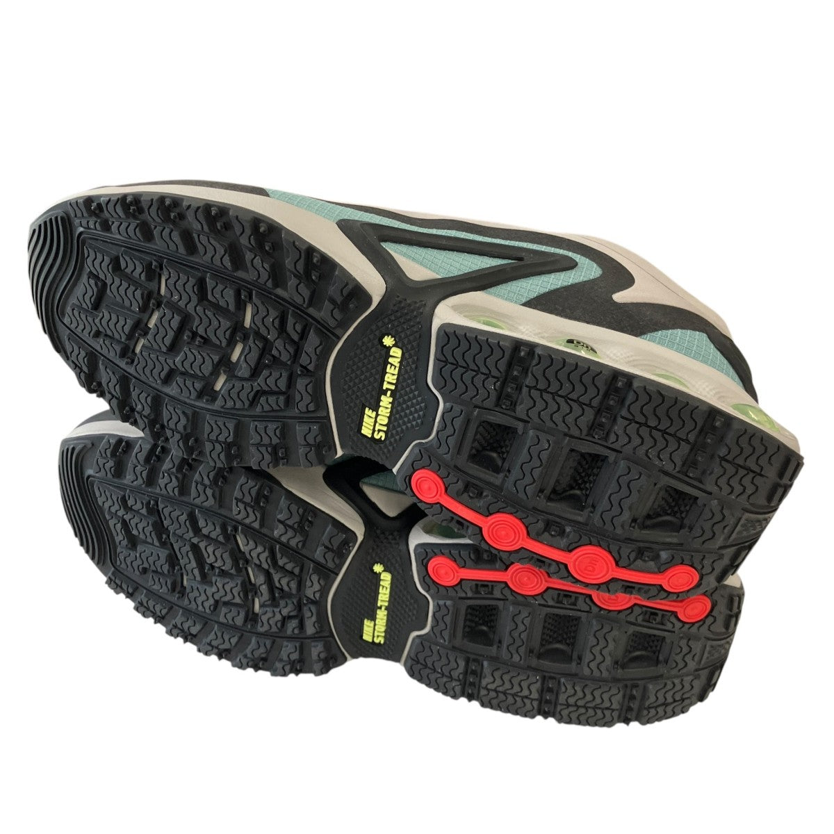 「AIR MAX DN ROAM」スニーカー