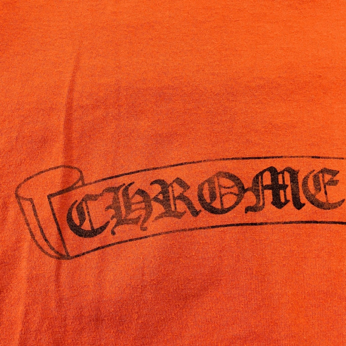 OLD CH LOGOスクロールラベルプリントTシャツ