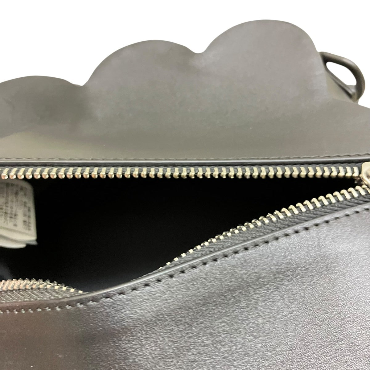 SCULPTURE POUCH ユニセックスレザーショルダーポーチ101242053002