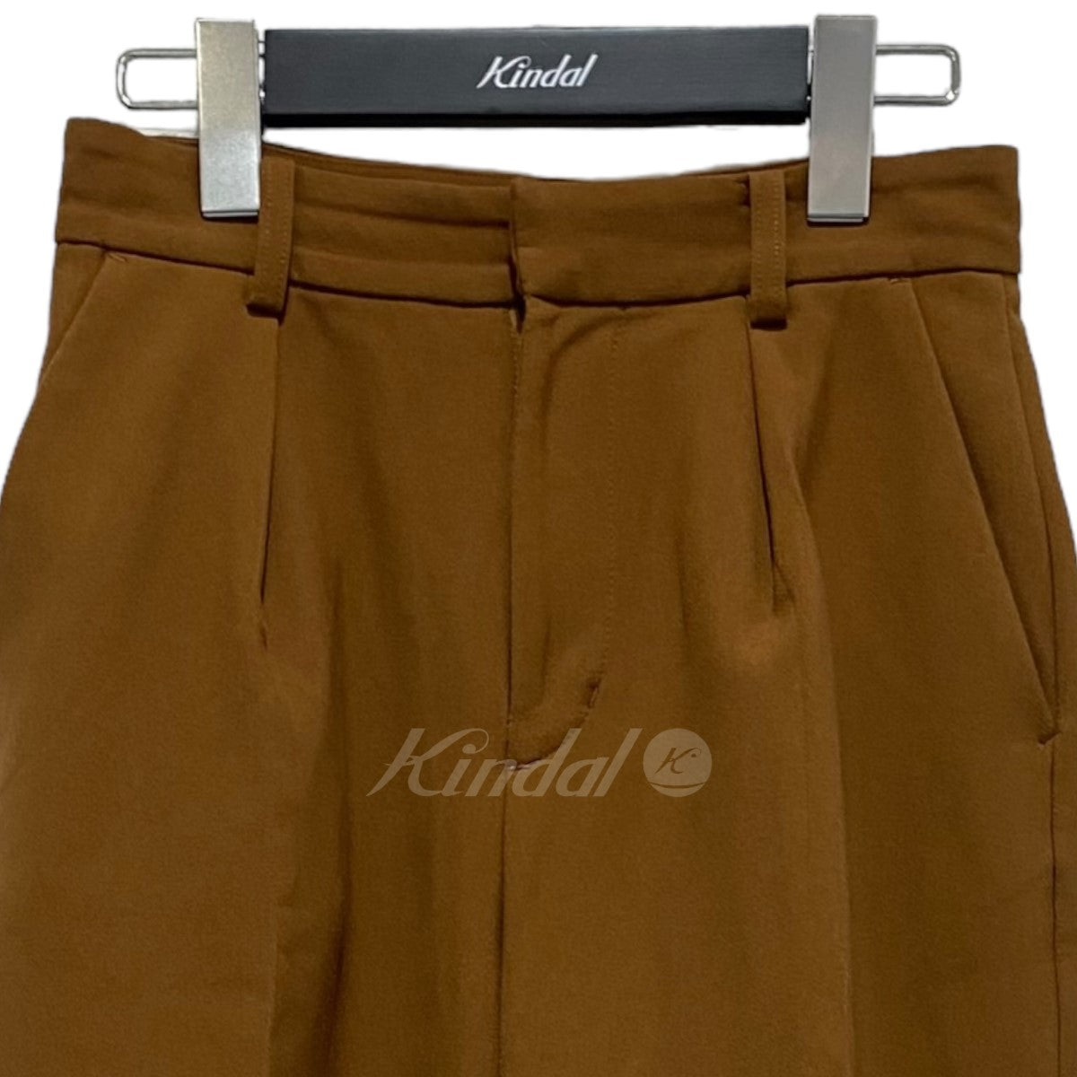 裾スリットタックパンツ