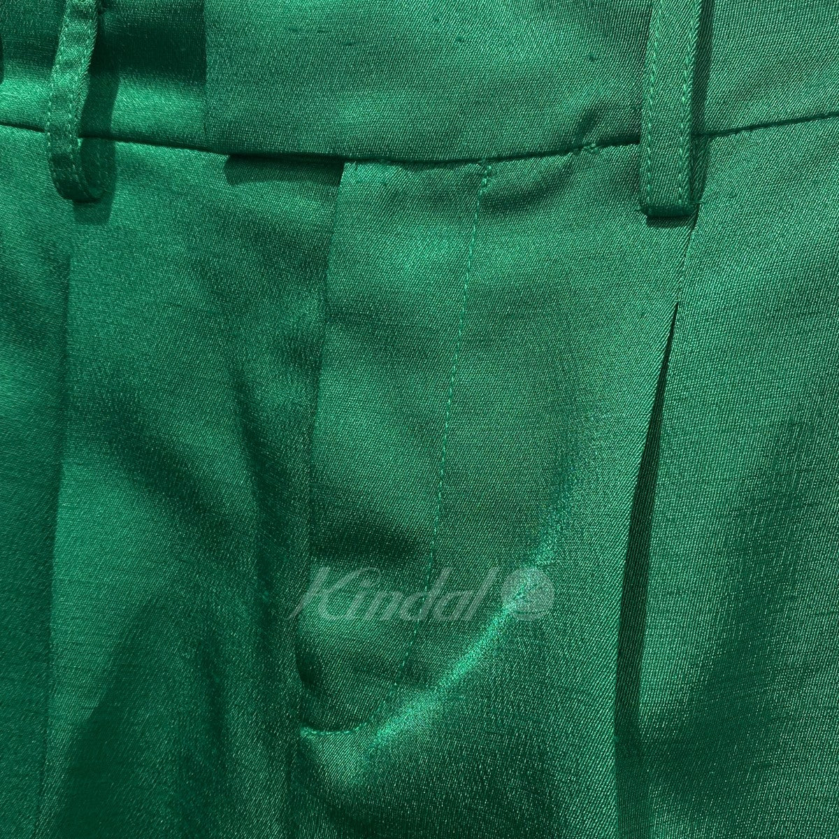 光沢素材 JELLY COLOR USEFUL PANTS タックテーパードパンツ