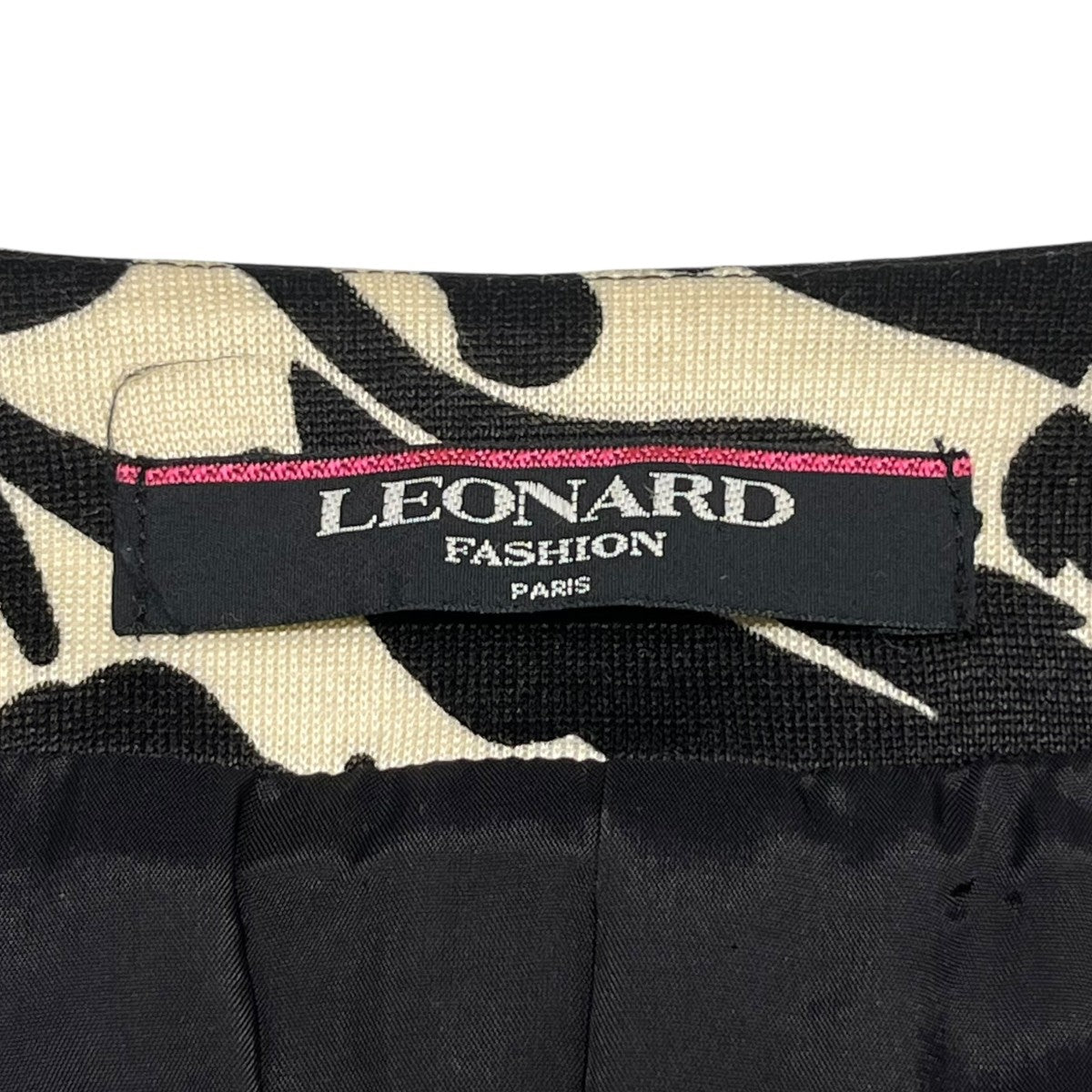 LEONARD(レオナール) 総柄スタンドカラージャケット ホワイト