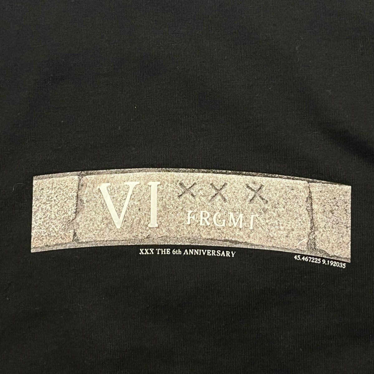 GOD SELECTION XXX×FRAGMENTS ワンポイントTシャツ ブラック