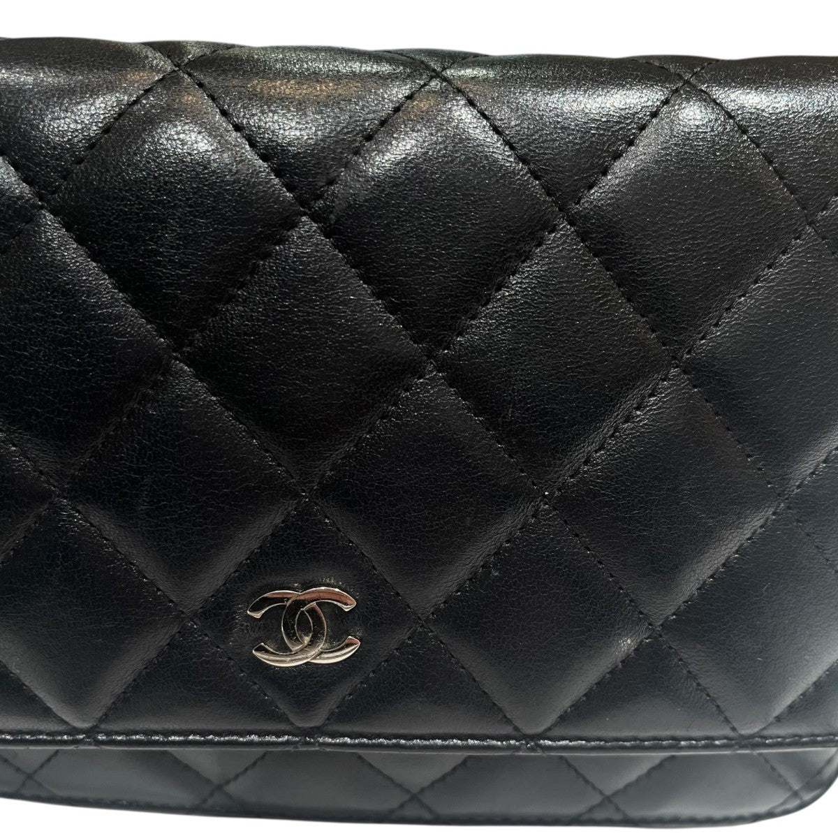 ラムスキンチェーンウォレットバッグ