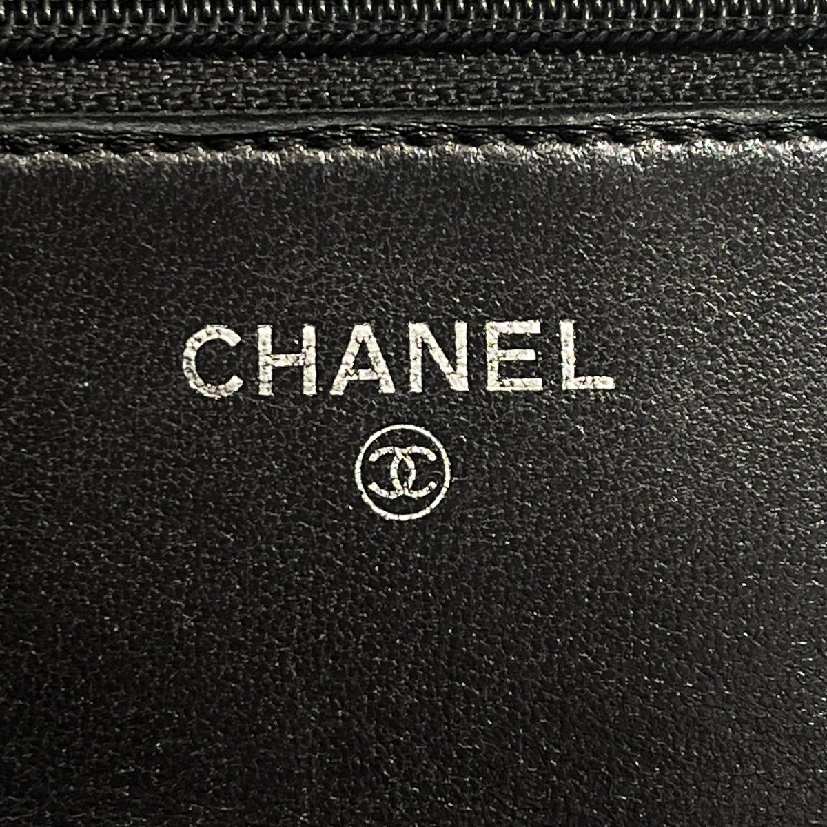 ラムスキンチェーンウォレットバッグ