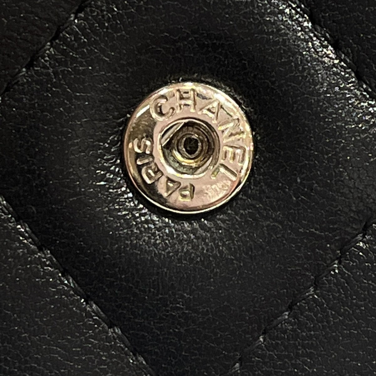 ラムスキンチェーンウォレットバッグ