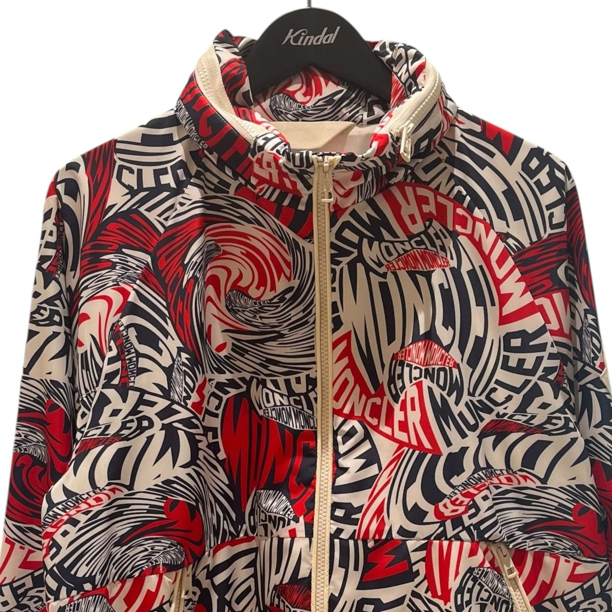 MONCLER RNAIN GIUBBOTTO総柄ジャケットI10911A00150 古着・中古-3枚目のアイテム画像