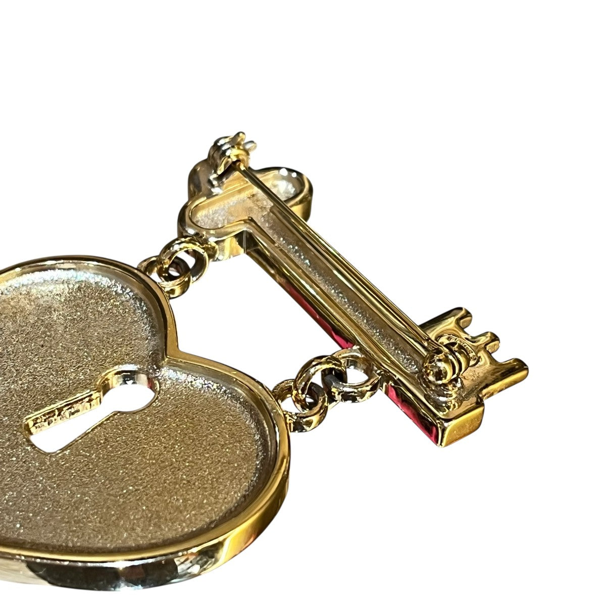 CHANEL(シャネル) 02P ラインストーンハートロックブローチ ゴールド