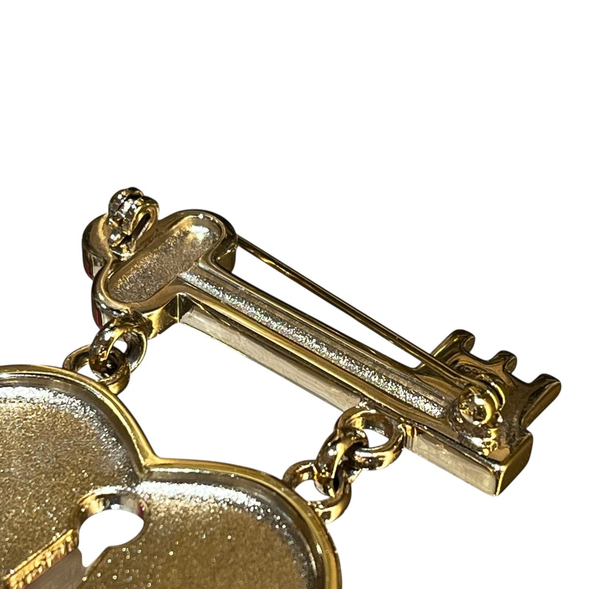 CHANEL(シャネル) 02P ラインストーンハートロックブローチ ゴールド