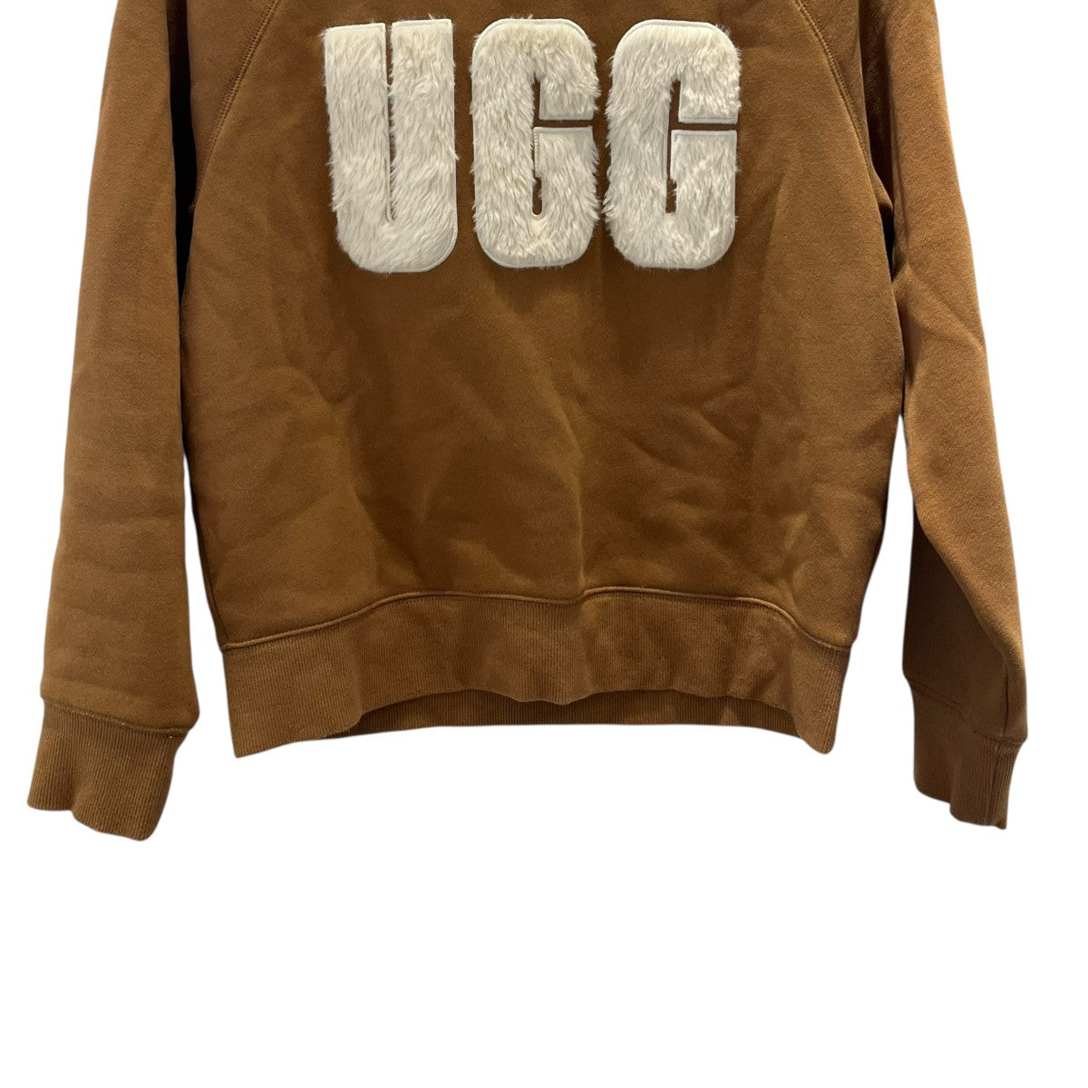 ugg ロゴスウェット ブラック xs UGG アグ トレーナー Madeline Fuzzy Logo Crewneck マドリン