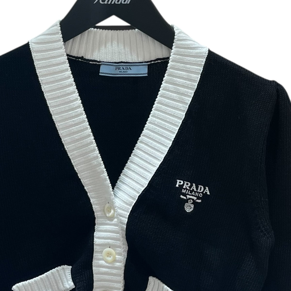 PRADA(プラダ) ロゴ刺繍クロップドカーディガンP25I04 P25I04 ブラック