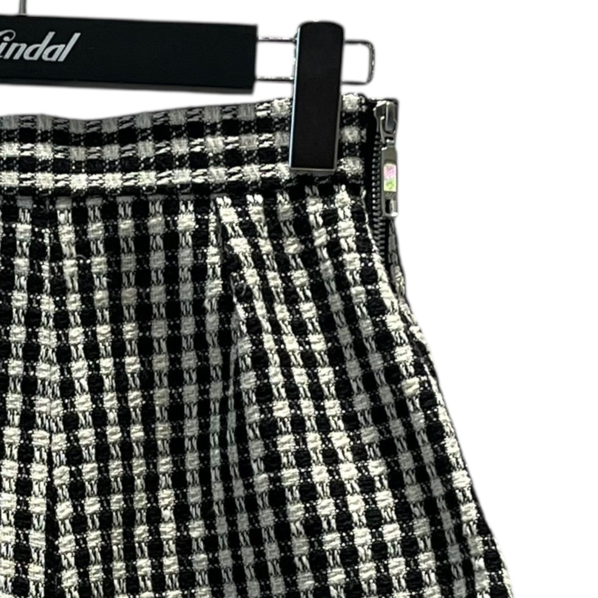 【sheller】 新品未使用　レザーチェックショートパンツ sheller(シェリエ) チェックショートパンツ ホワイト×ブラック サイズ