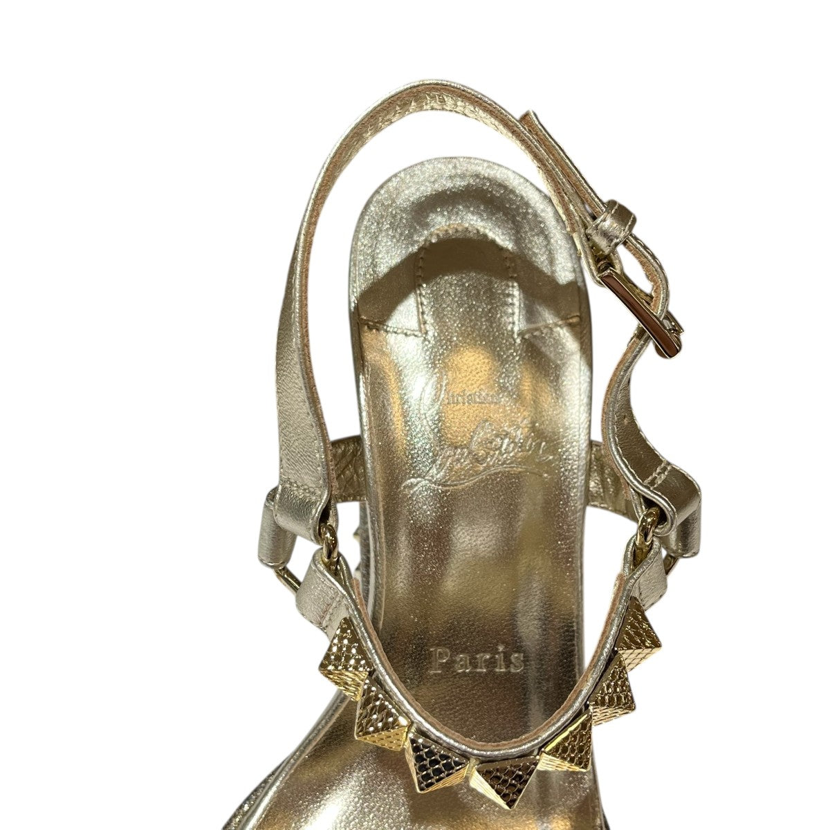 1221349 PYRACLOUスタッズ ウェッジソールストラップサンダル