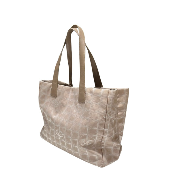 CHANEL(シャネル) ニュートラベルライントートバック 807**** ベージュ